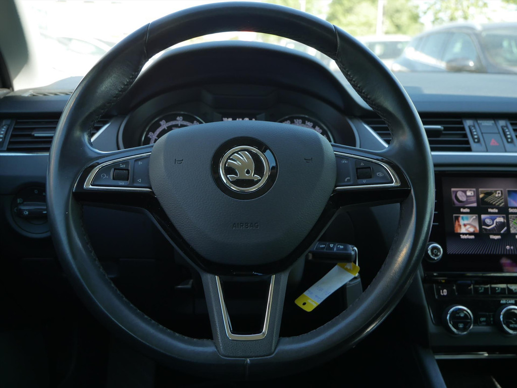 53164999-17.jpg