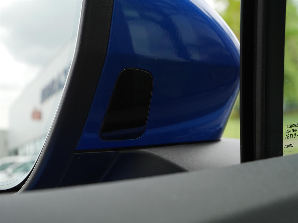 53212380-43.jpg